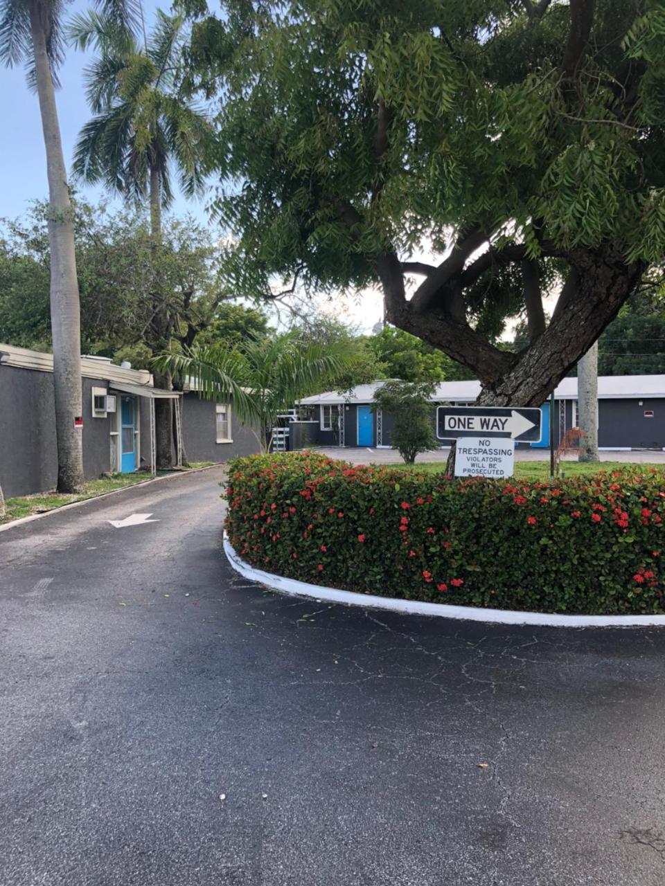 Bay Breeze Inn Bradenton Downtown 外观 照片